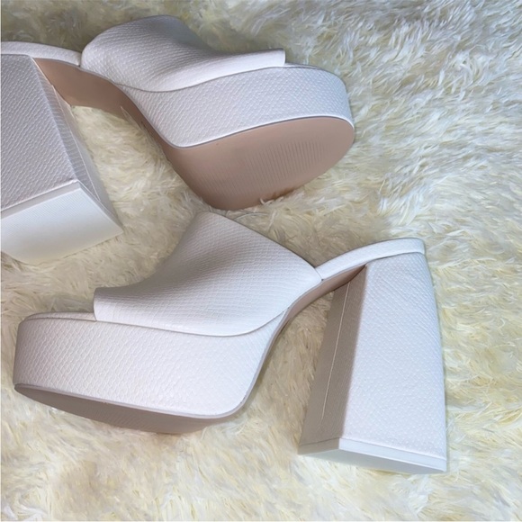NWT Forever 21 Faux Snakeskin Platform Block Heels - Picture 7 of 9